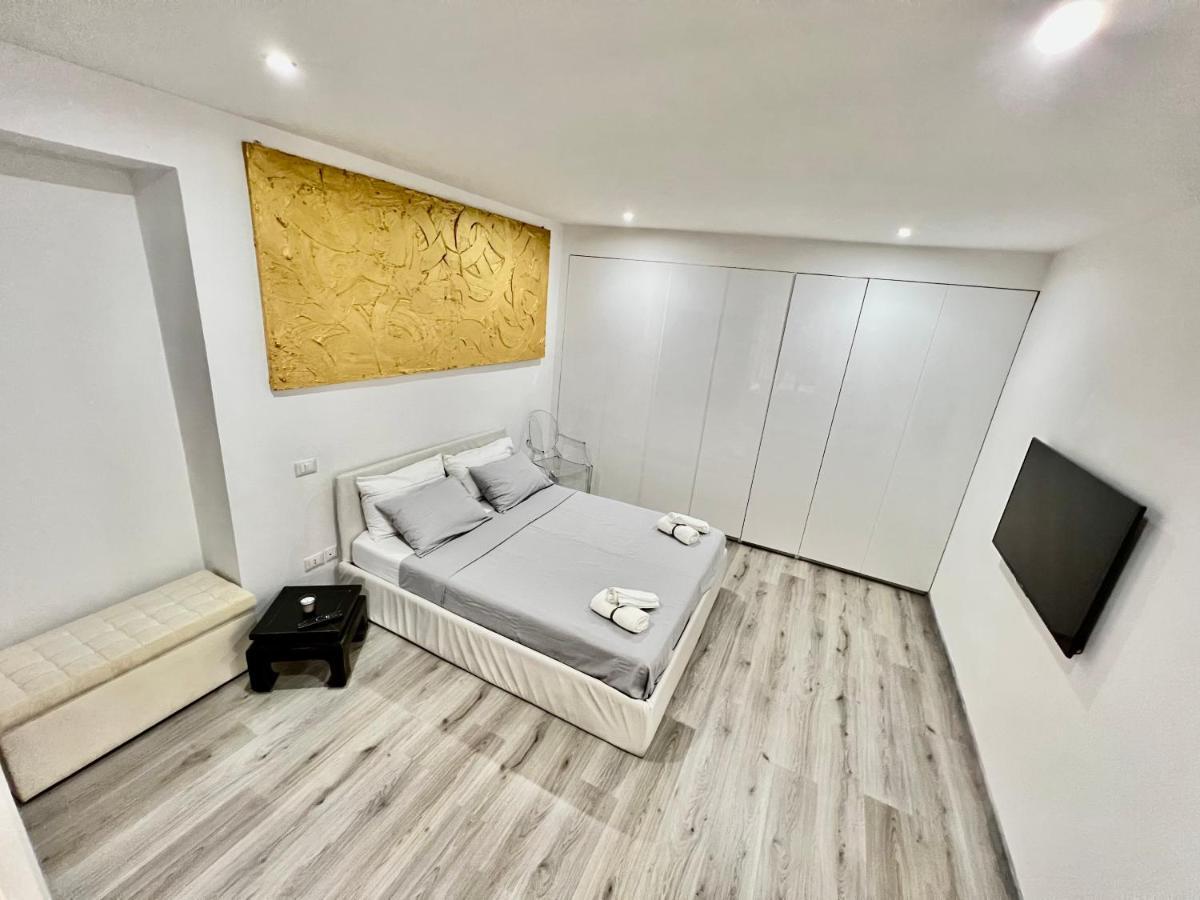 Abstract House Design Home In Center Of Turin Exterior photo
